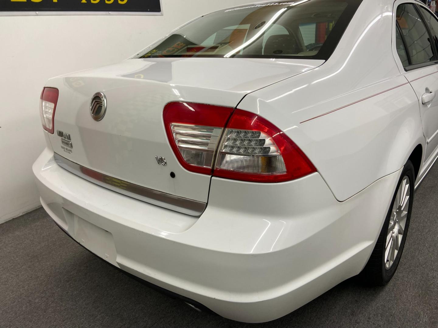 2006 WHITE Mercury Milan V6 Premier (3MEHM08146R) with an 3.0L V6 DOHC 24V engine, 6-Speed Automatic Overdrive transmission, located at 533 S West End Blvd., Quakertown, PA, 18951, (877) 257-4995, 40.343994, -75.303604 - Photo#3